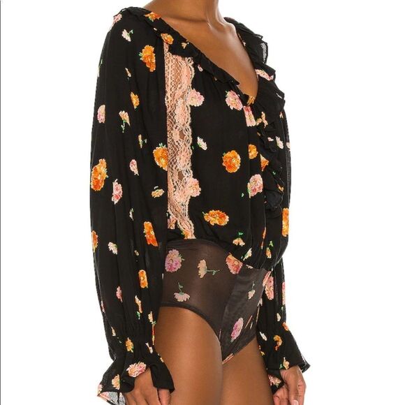 NWT Free People Poppy Floral V-neck Bodysuit Sz M - Picture 4 of 16